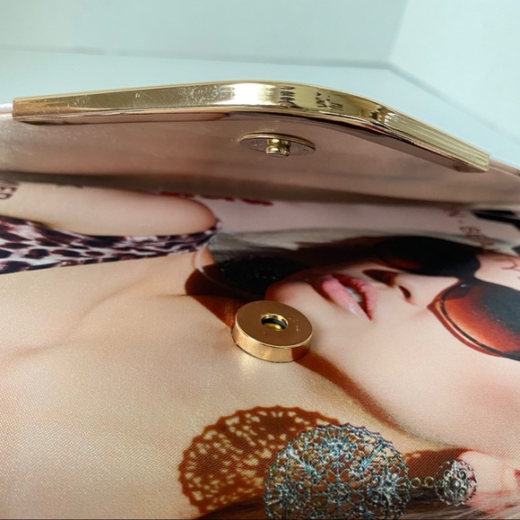 Women's Clutch Bag With Detachable Chain - Picture 5 of 10